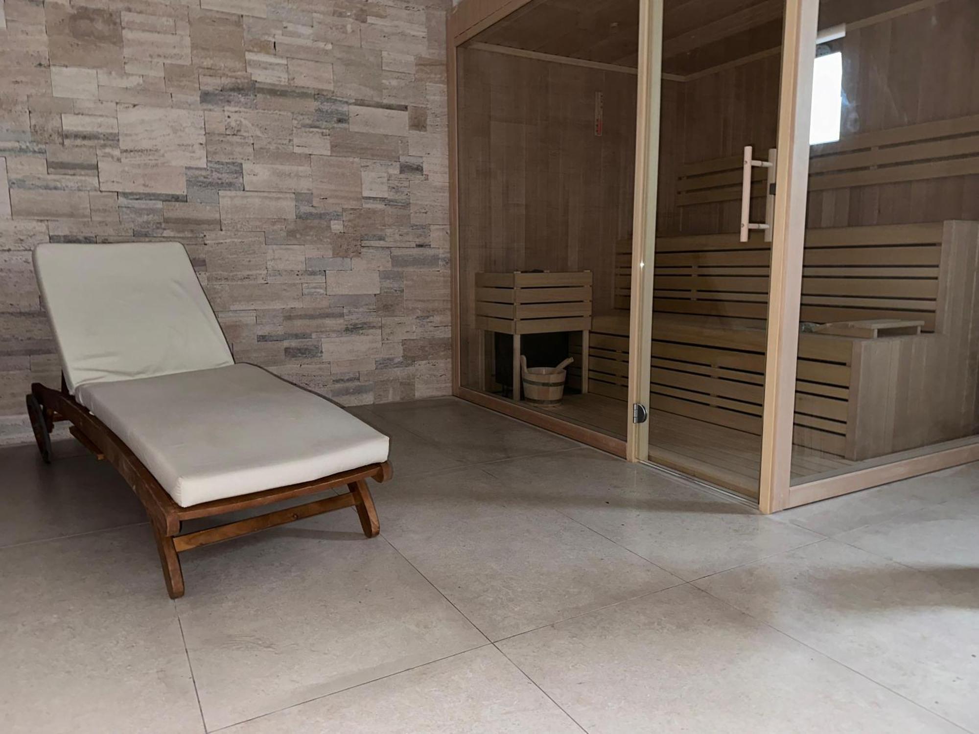 Villa Tina With Swimming Pool, Tennis Court, Games Room, Sauna, Gym, Bbq Policnik Exteriér fotografie