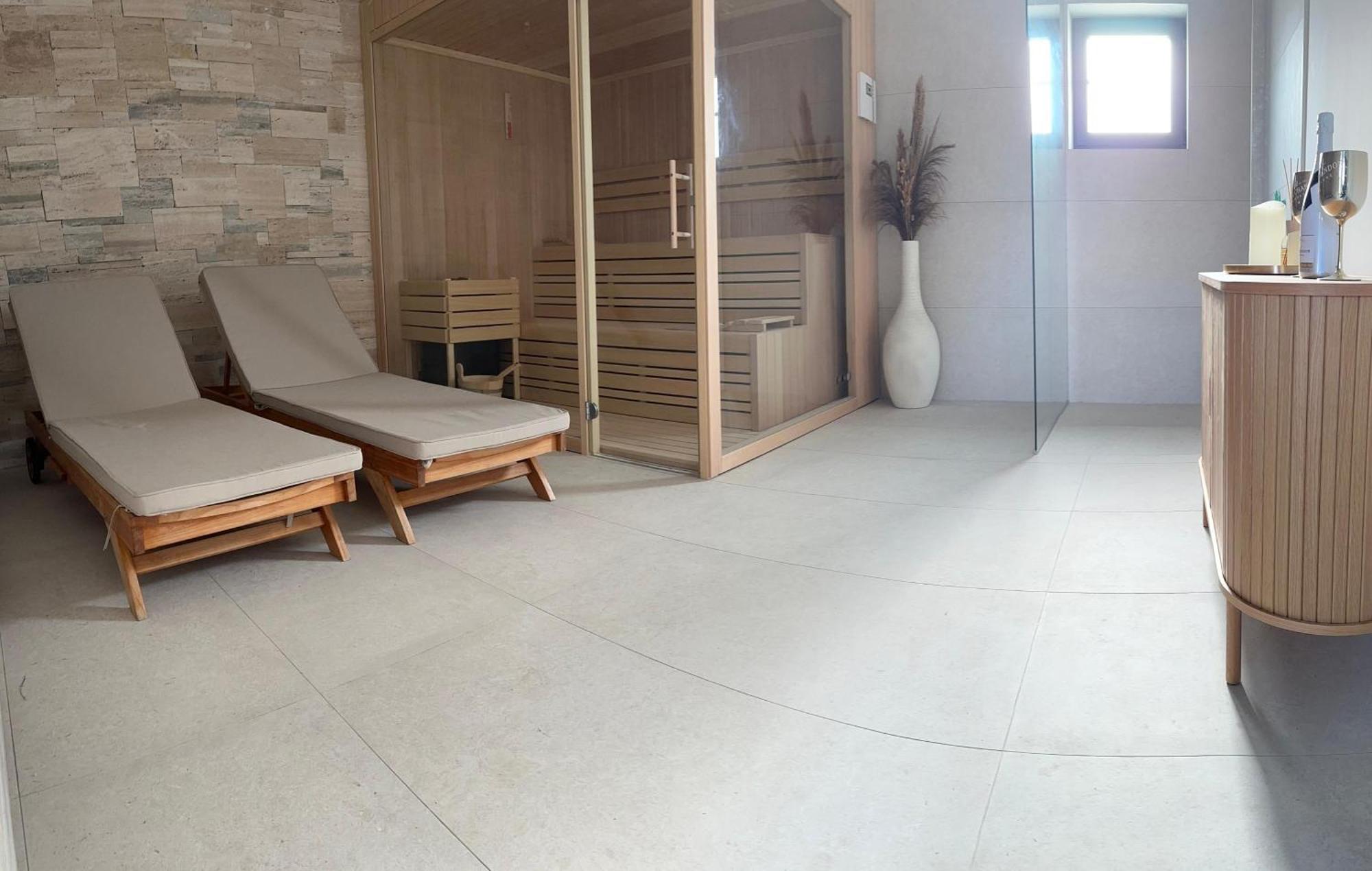 Villa Tina With Swimming Pool, Tennis Court, Games Room, Sauna, Gym, Bbq Policnik Exteriér fotografie