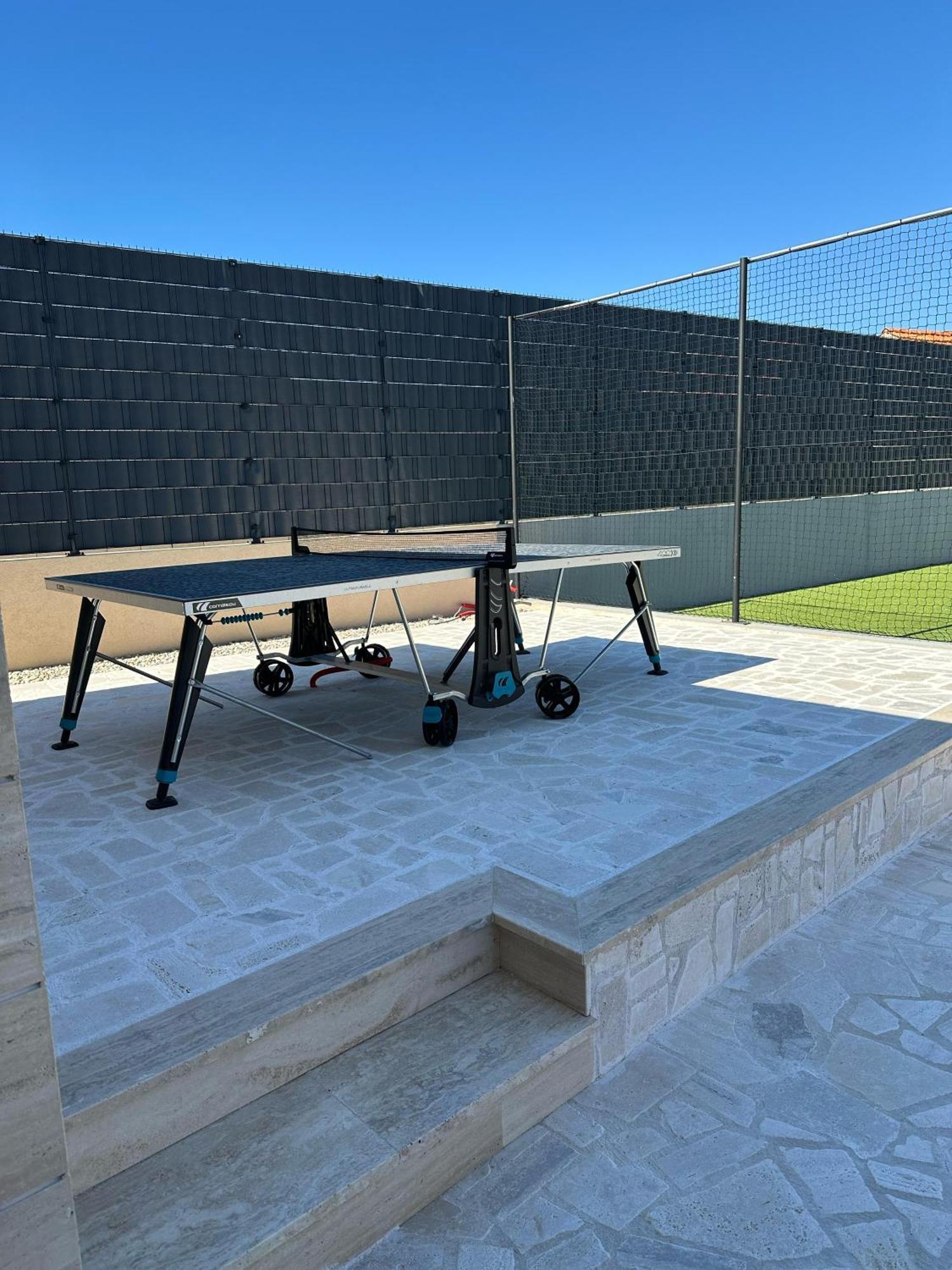 Villa Tina With Swimming Pool, Tennis Court, Games Room, Sauna, Gym, Bbq Policnik Exteriér fotografie