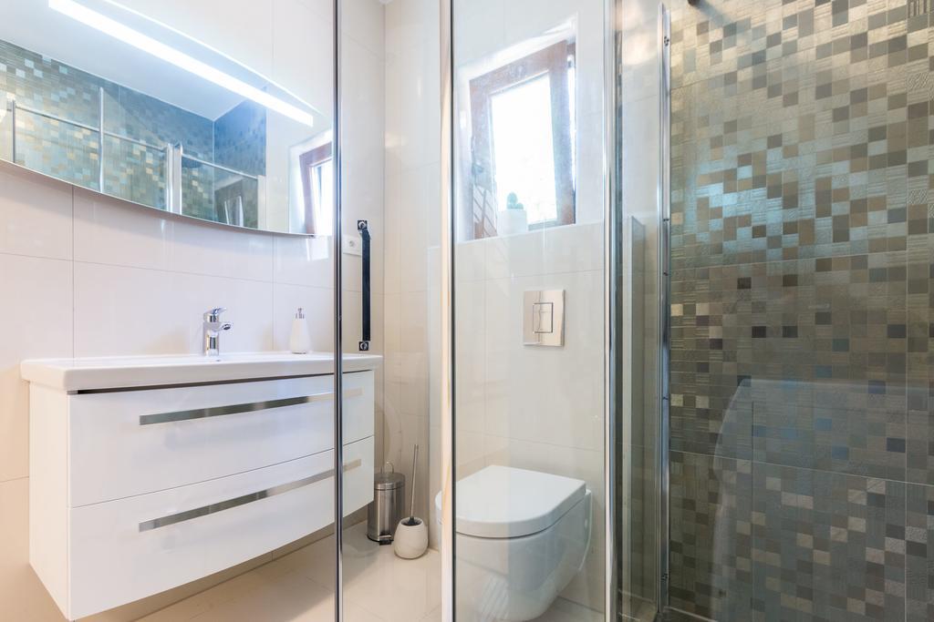 Villa Tina With Swimming Pool, Tennis Court, Games Room, Sauna, Gym, Bbq Policnik Exteriér fotografie